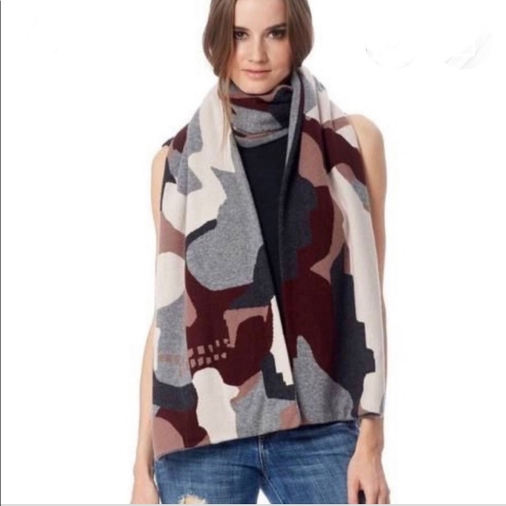 Skull Cashmere Scarf BNWT - Perfect Gift! ❄️☠️❄️